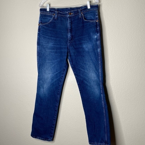 Wrangler mens distressed jeans Sz 34x30 - Picture 1 of 4